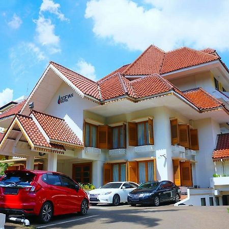 Sofyan Hotel Cut Meutia Jakarta Buitenkant foto