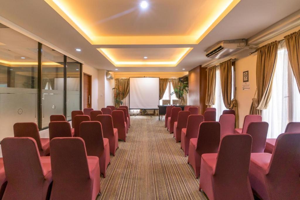 Sofyan Hotel Cut Meutia Jakarta Buitenkant foto