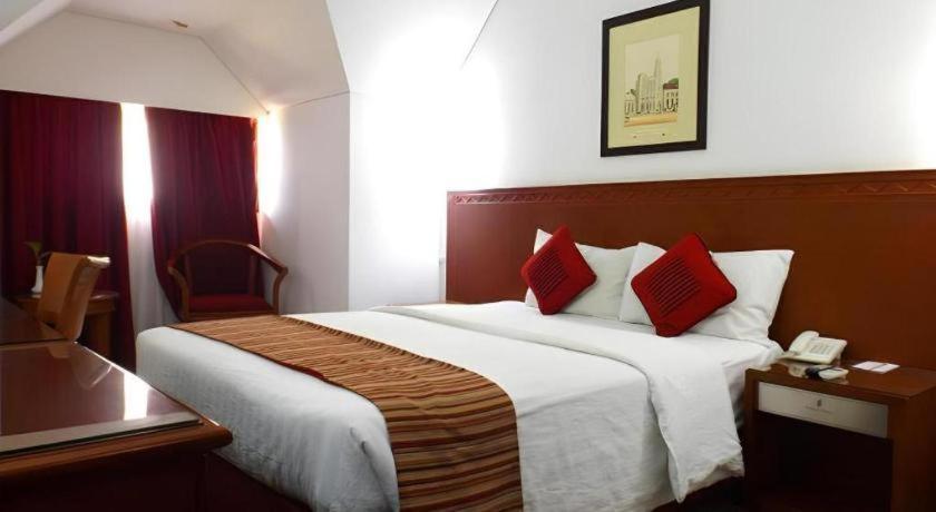 Sofyan Hotel Cut Meutia Jakarta Buitenkant foto