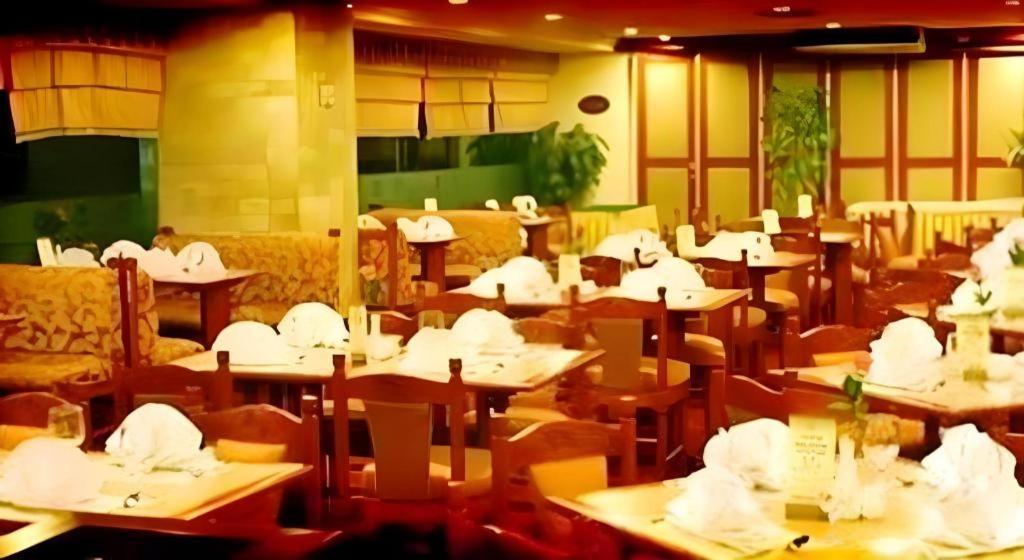 Sofyan Hotel Cut Meutia Jakarta Buitenkant foto