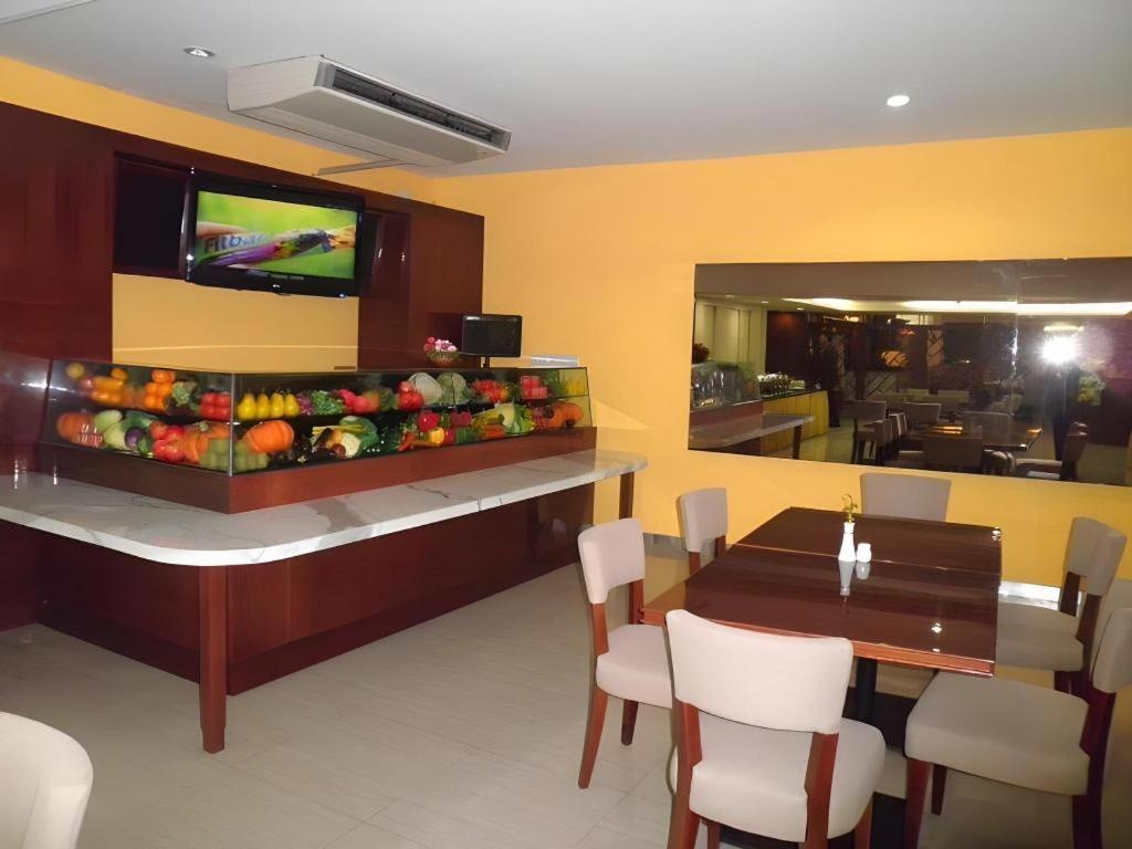Sofyan Hotel Cut Meutia Jakarta Buitenkant foto